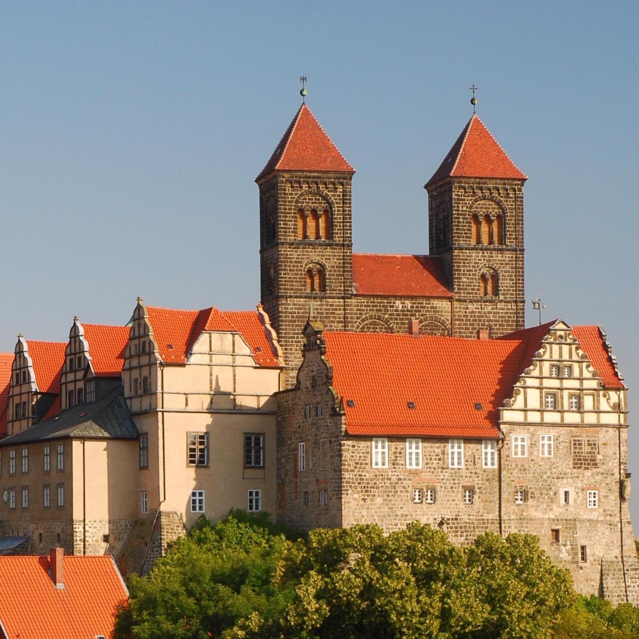 Hotel Domschatz Quedlinburg Exterior photo